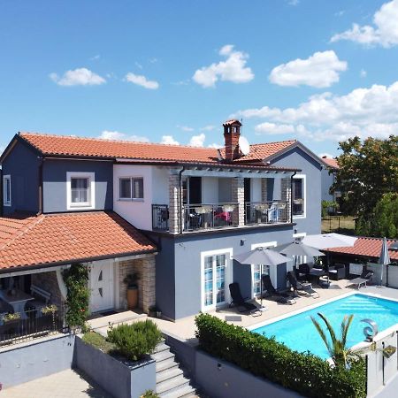 Lavanda House With Apartments Buje Exterior photo